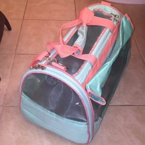 Pet carrier
